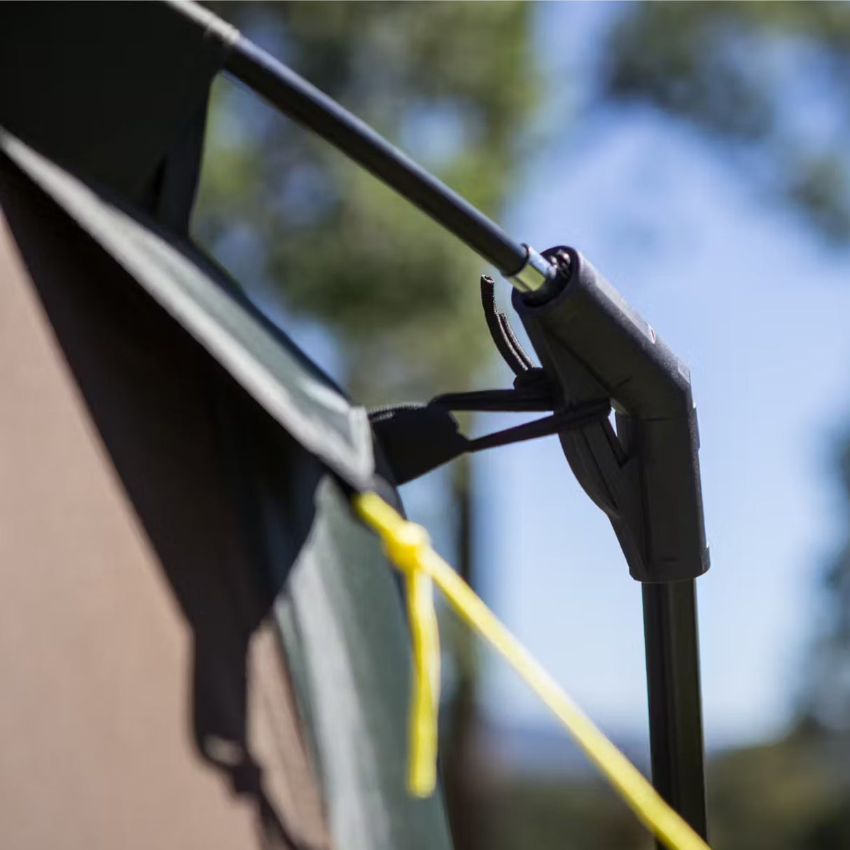 Instant Up Northstar 4 Person Dark Room With Lighting