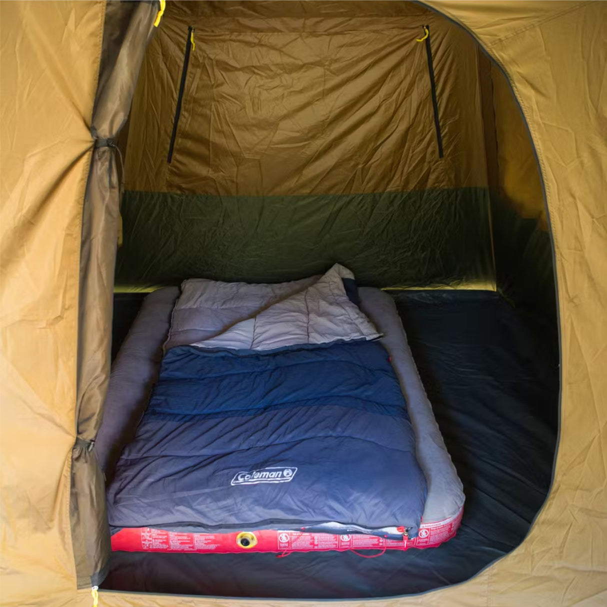 Instant Up Northstar 4 Person Dark Room With Lighting