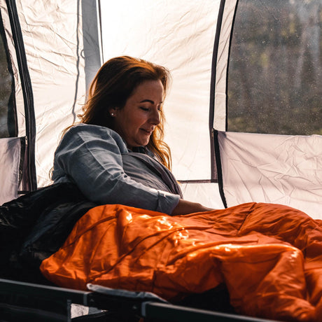 WILDTRAK Wildtrak Bremer Hooded Jumbo Sleeping Bag 0-5°C (230 x 90cm) Orange - Image 2