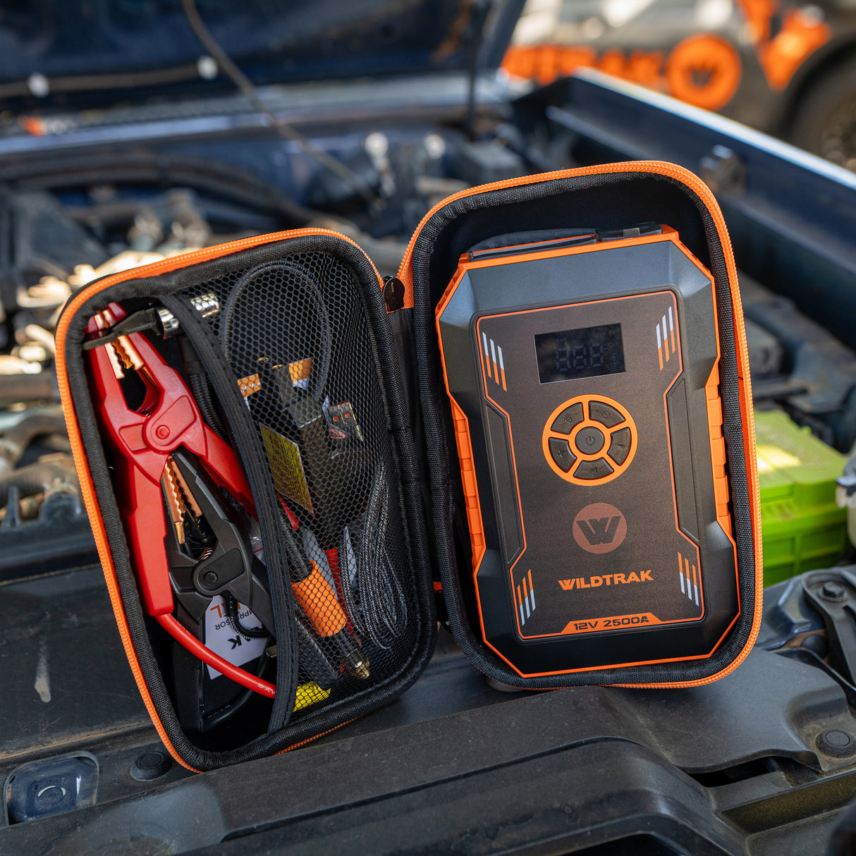 Wildtrak Heavy Duty 2500A Lithium Jump Starter 12000mAh with Tyre Compressor