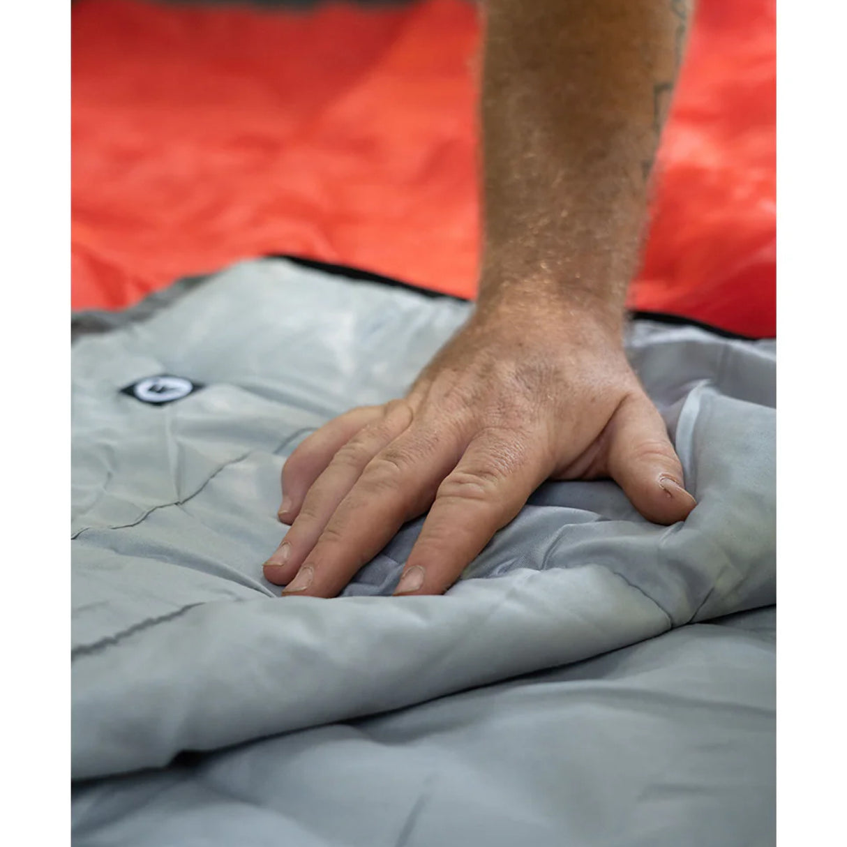 WILDTRAK Wildtrak Bremer Hooded Jumbo Sleeping Bag 0-5°C (230 x 90cm) Orange - Image 6