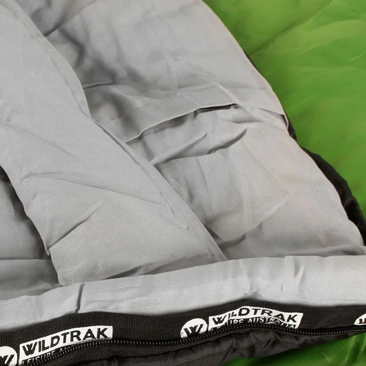 WILDTRAK Wildtrak Bremer Junior Hooded Sleeping Bag 0-5°C (170 x 62cm) Green - Image 5